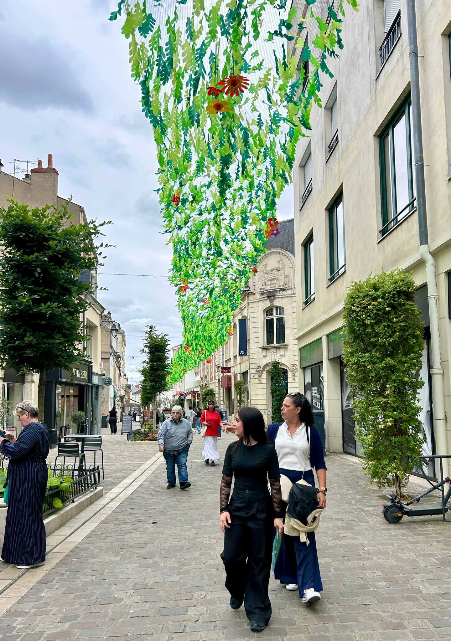 Frankreich-Dekoration-Innenstadt-Einkaufsstraße-Stadt