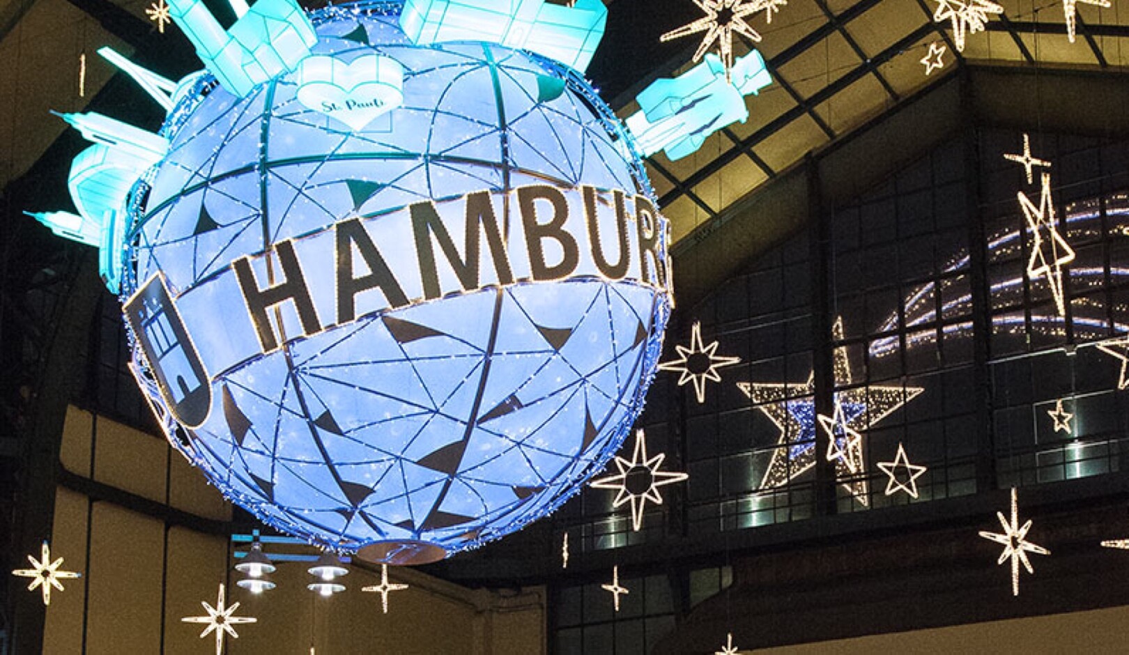 Weihnachtsbeleuchtung für die Wandelhalle im Hauptbahnhof Hamburg