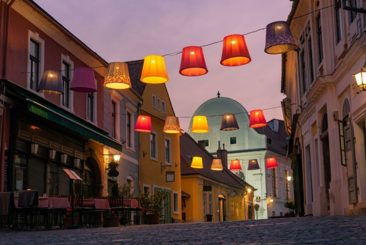 Outdoor Lampenschirme in XXL Größe für Stadt und City als Sommerdekoration