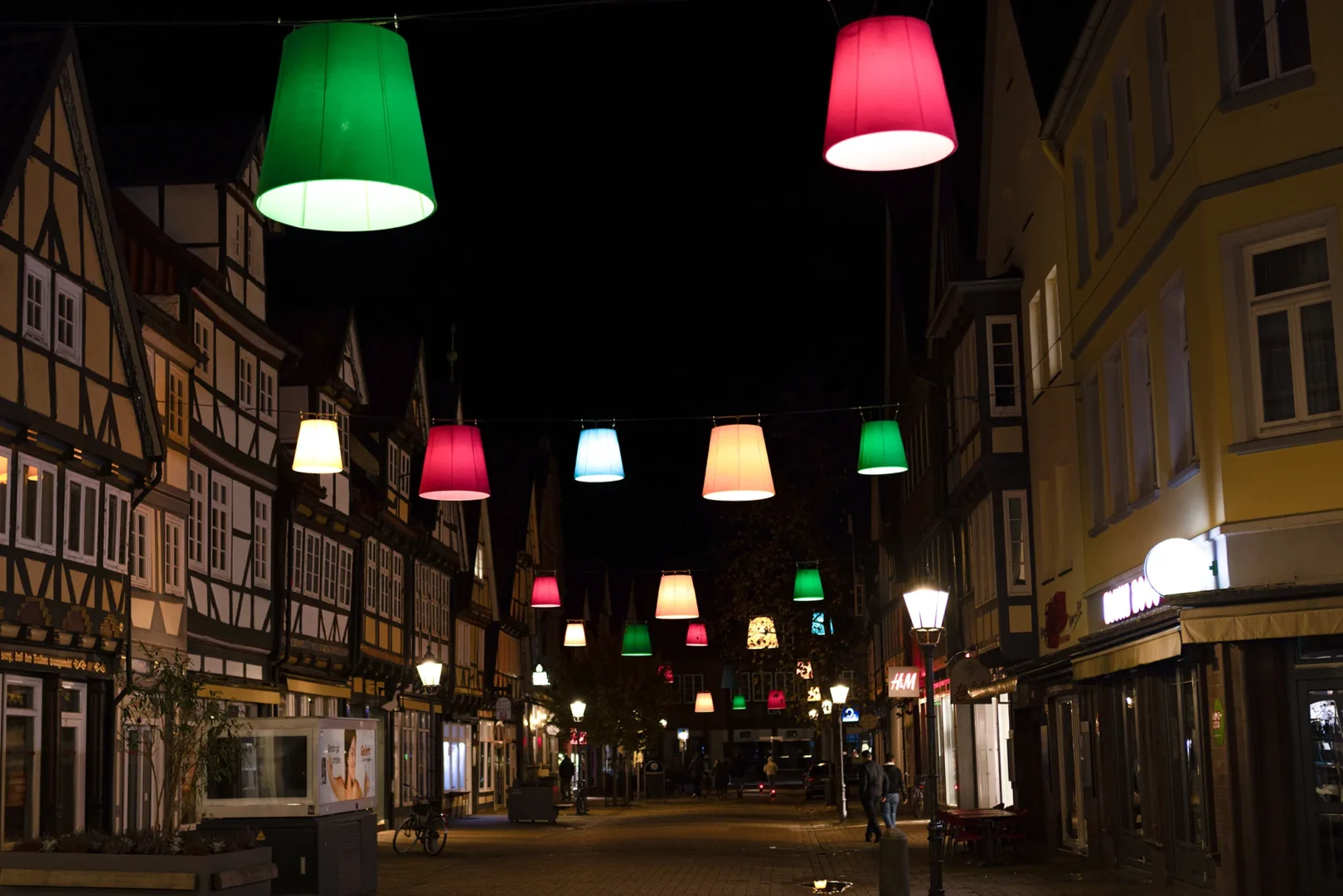 saisonale dekoration mit xxl lampenschirme in Celle