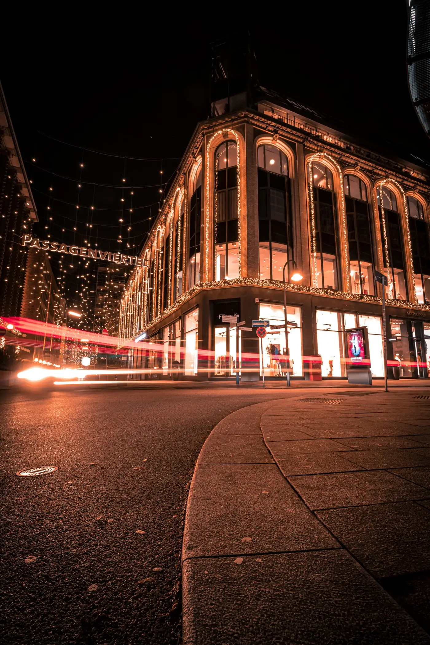 Weihnachtsdeko Einkaufszentrum Kaufmannshaus in Hamburg