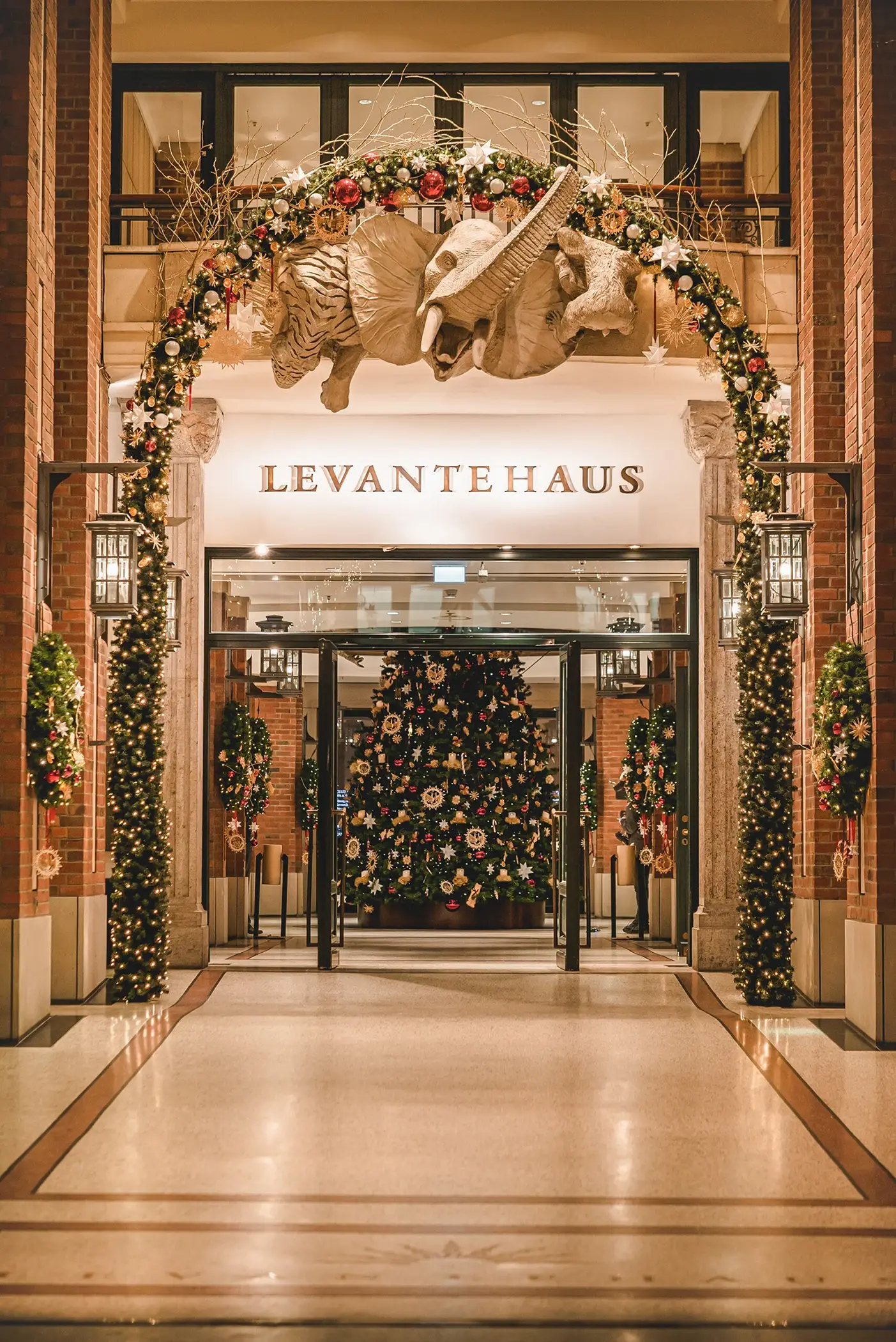 weihnachtsbeleuchtung für Levantehaus in Hamburg