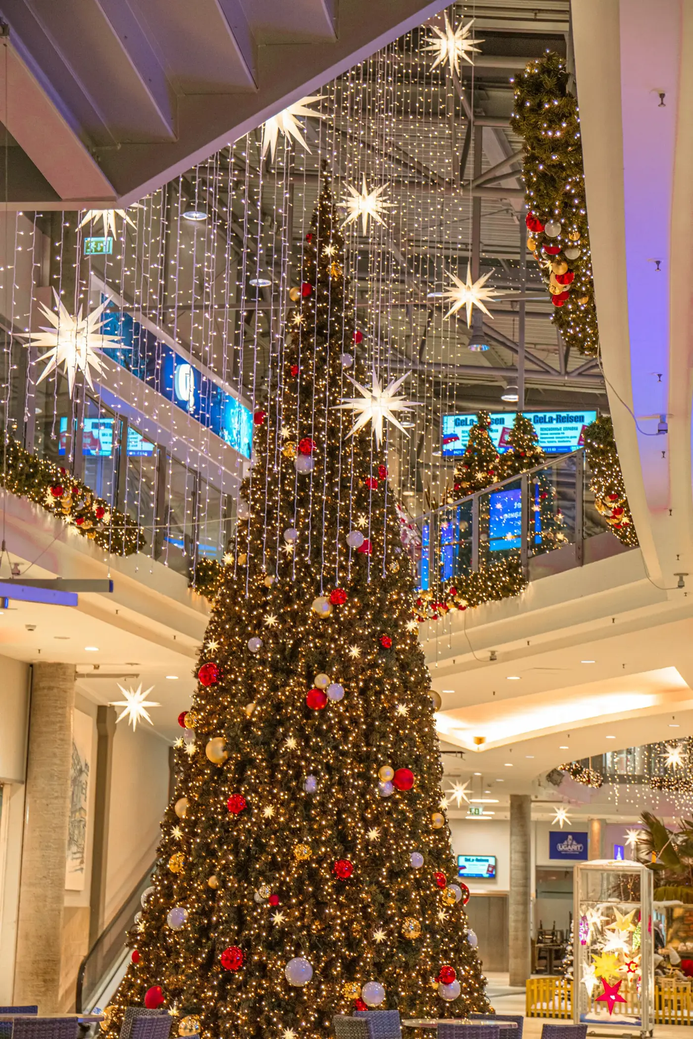 Weihnachtsbeleuchtung für Stadt Bremen Berliner Freiheit Passage von Die Schmücker