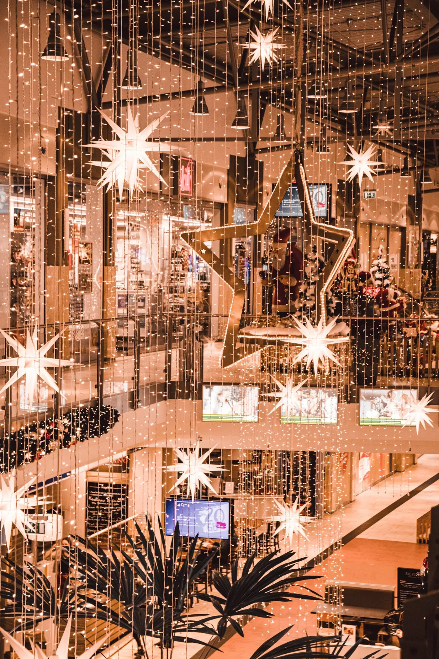 Weihnachtsbeleuchtung für Stadt Bremen Berliner Freiheit Passage von Die Schmücker