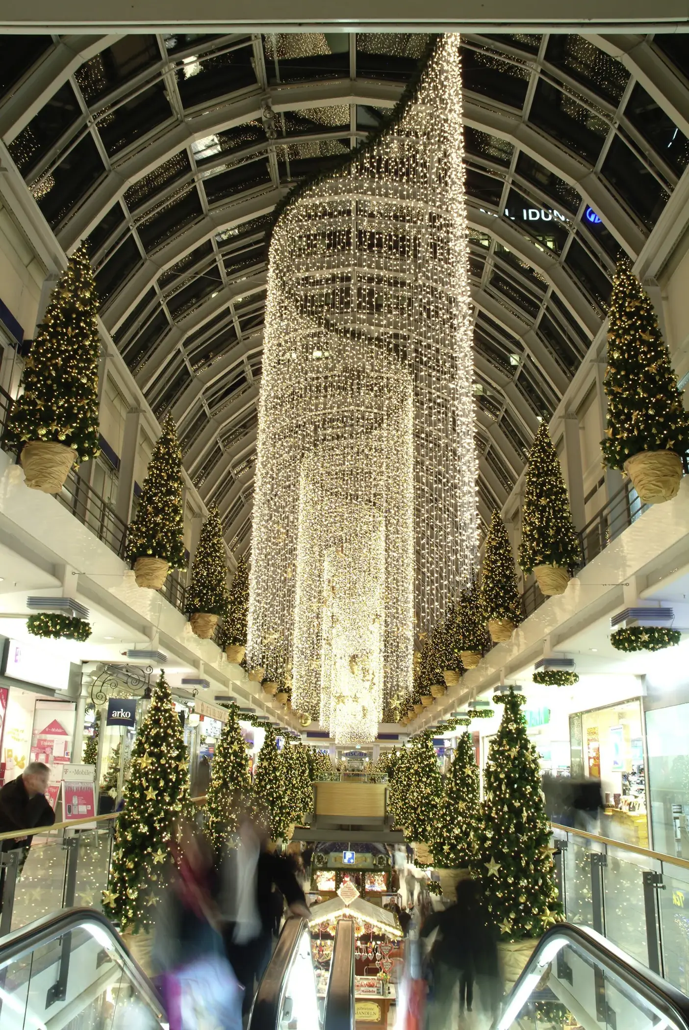 Weihnachtsbeleuchtung Einkaufszentrum Hamburger Meile in Hamburg