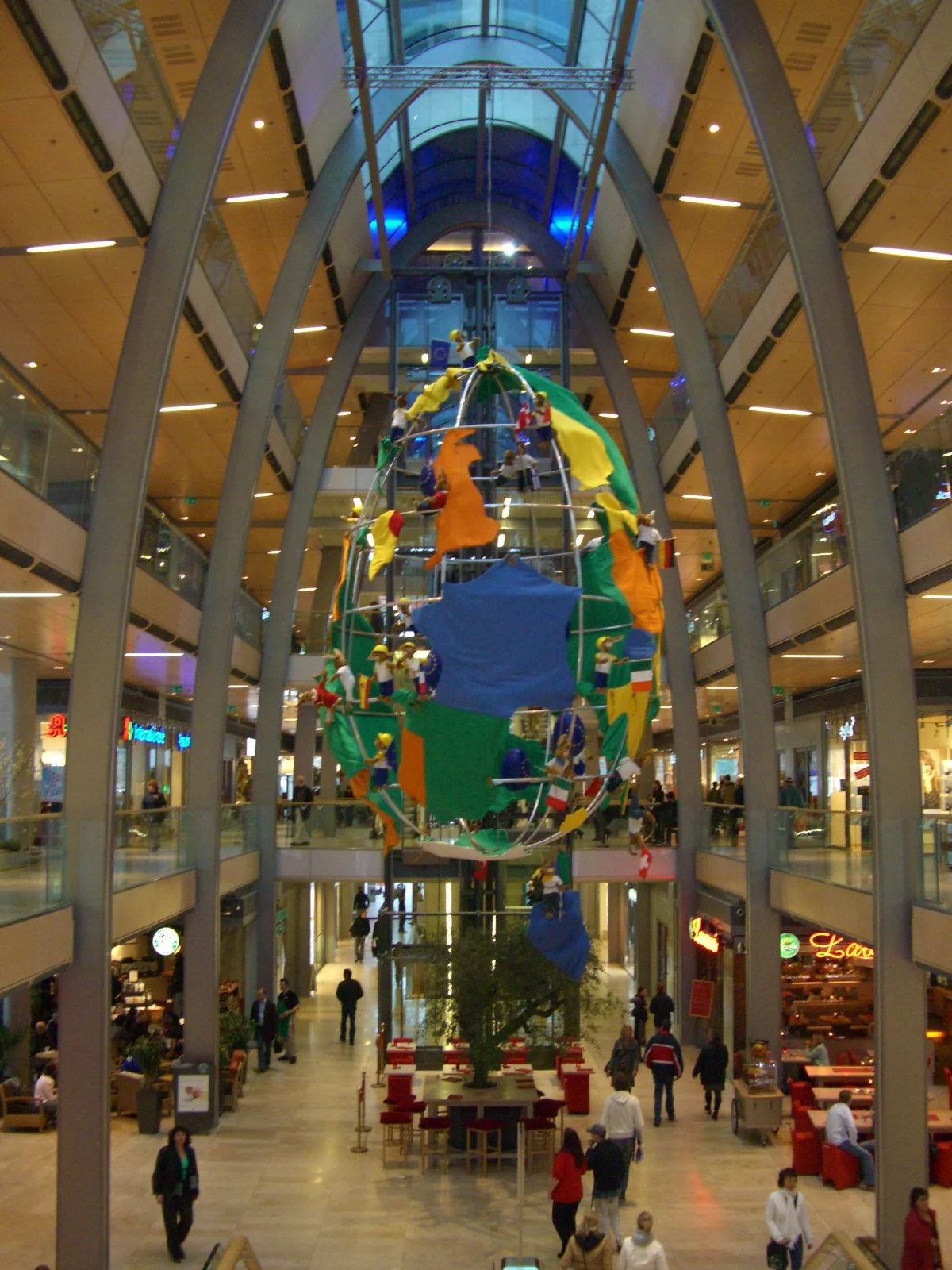 Deko zu Ostern für Einkaufszentrum europa passage