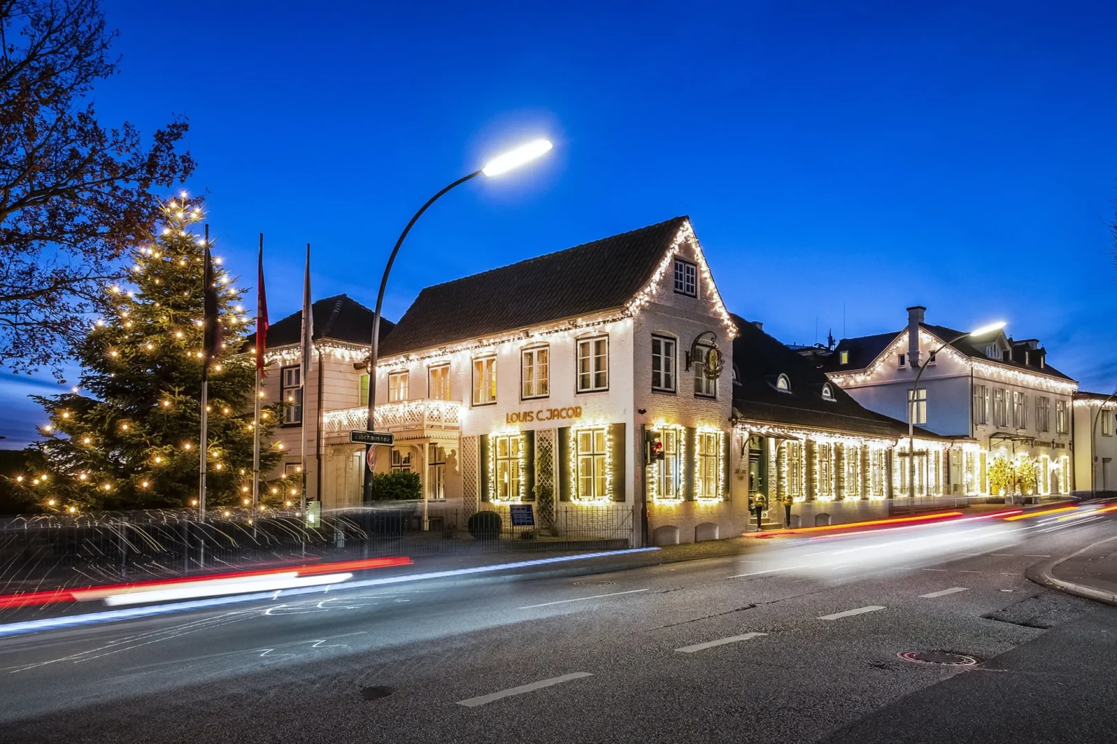 Weihnachtsdeko Hotel Luis C. Jacob , Hamburg Elbvororten, Fassadenbeleuchtung